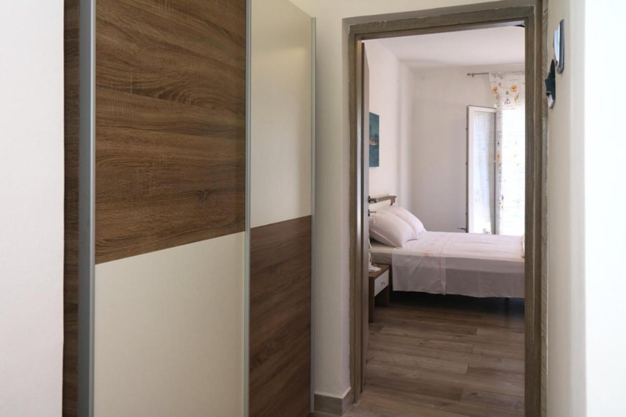 Apartmani Mikin Betina  Extérieur photo