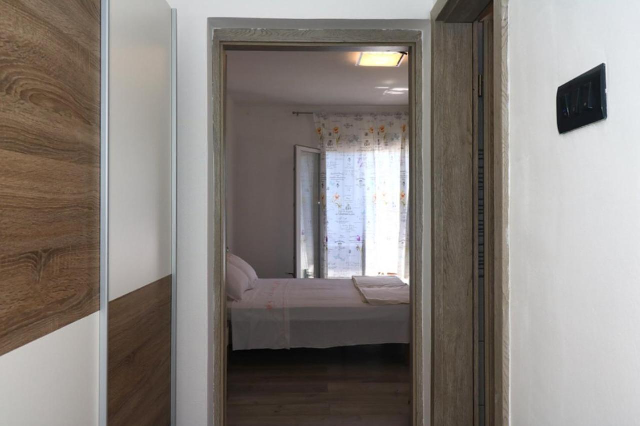 Apartmani Mikin Betina  Extérieur photo
