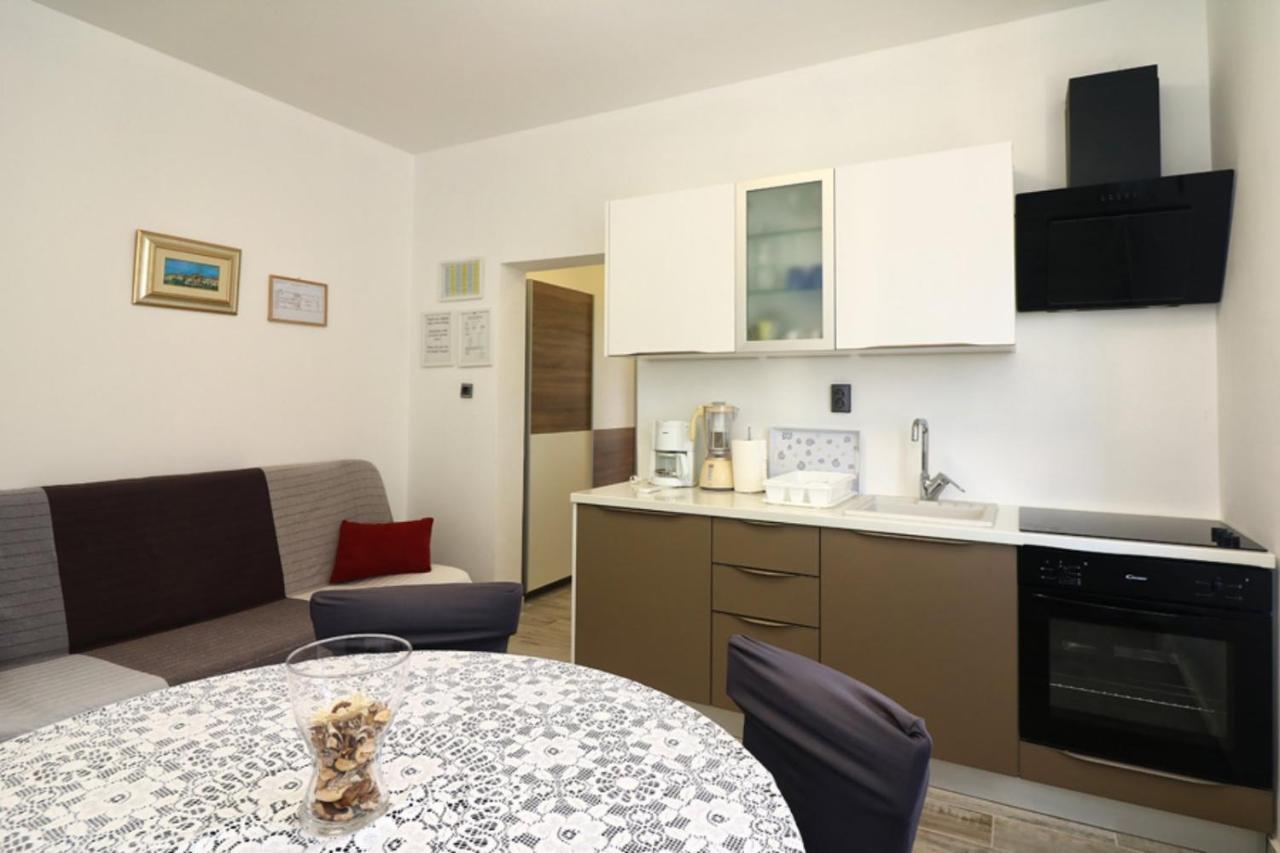 Apartmani Mikin Betina  Extérieur photo