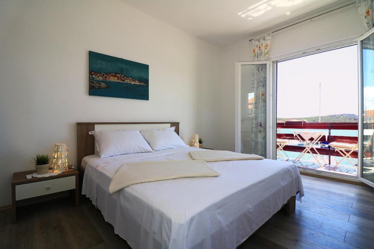 Apartmani Mikin Betina  Extérieur photo