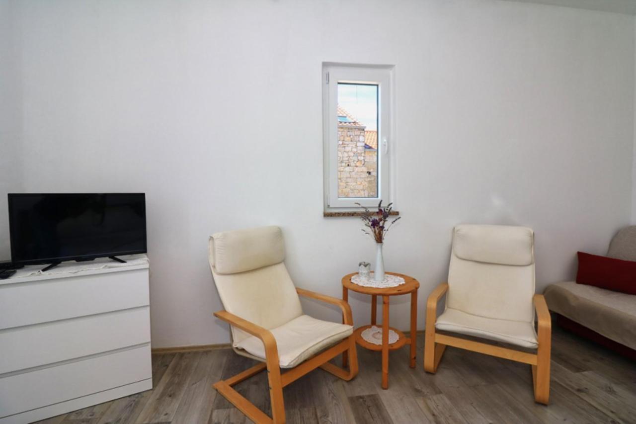 Apartmani Mikin Betina  Extérieur photo