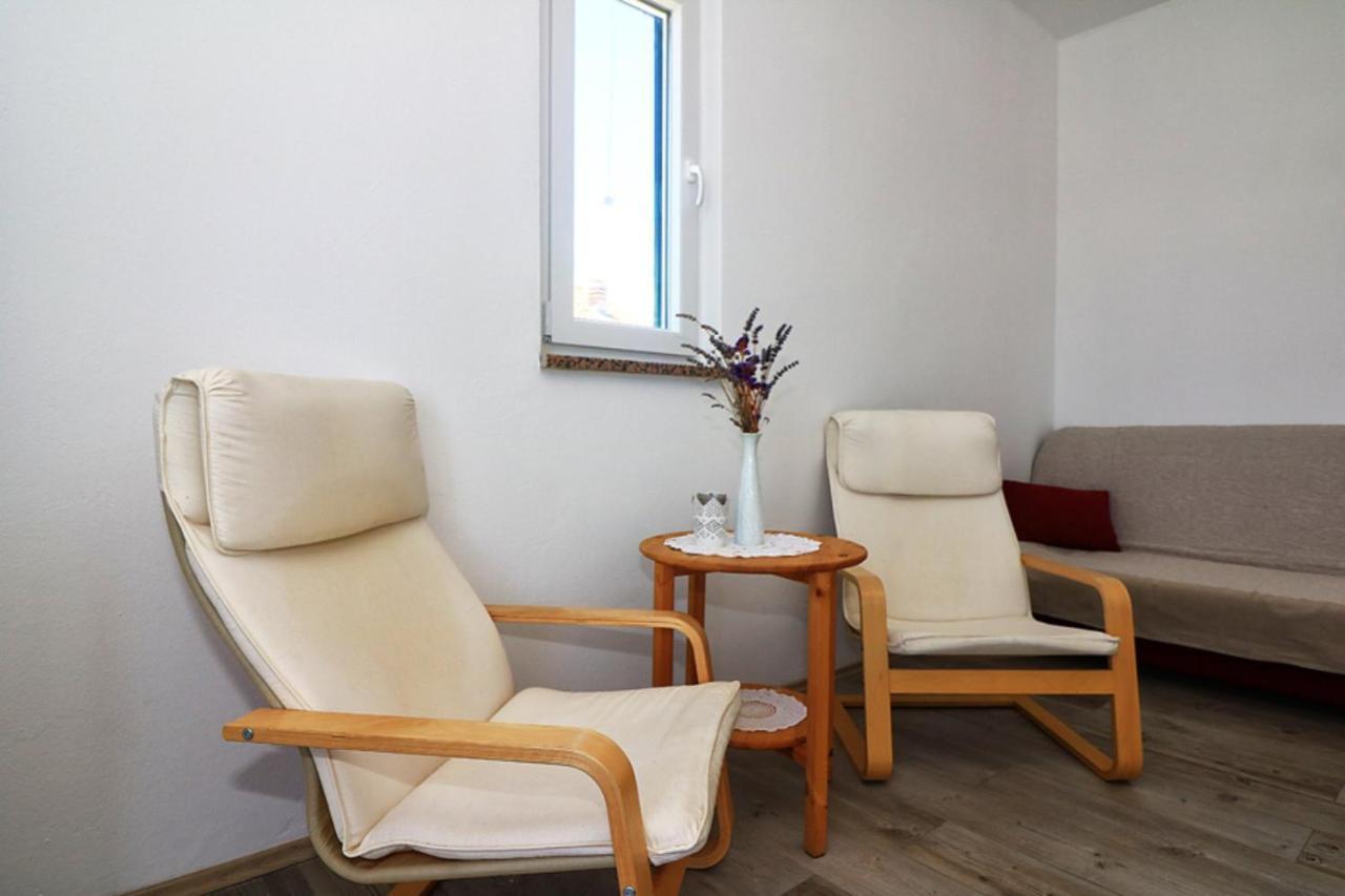 Apartmani Mikin Betina  Extérieur photo