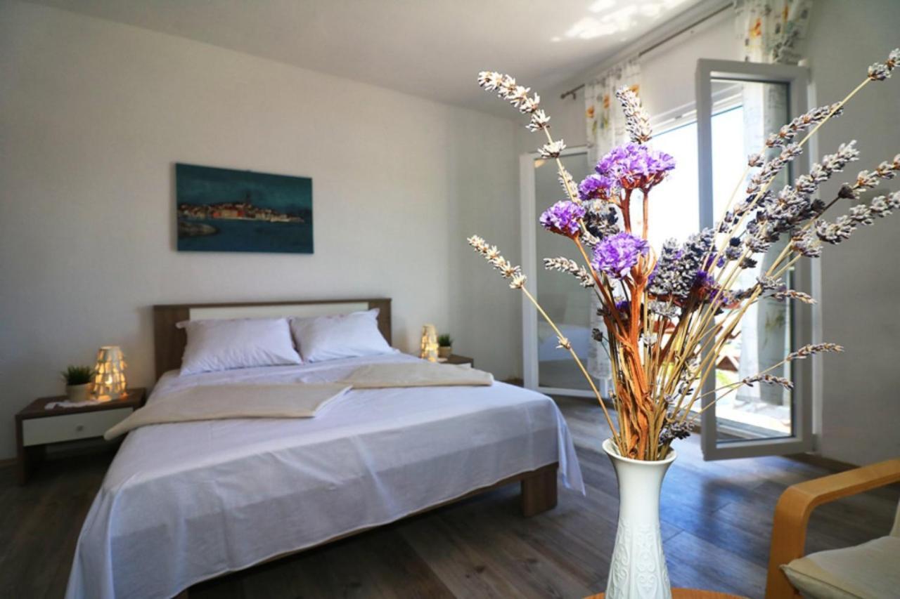 Apartmani Mikin Betina  Extérieur photo