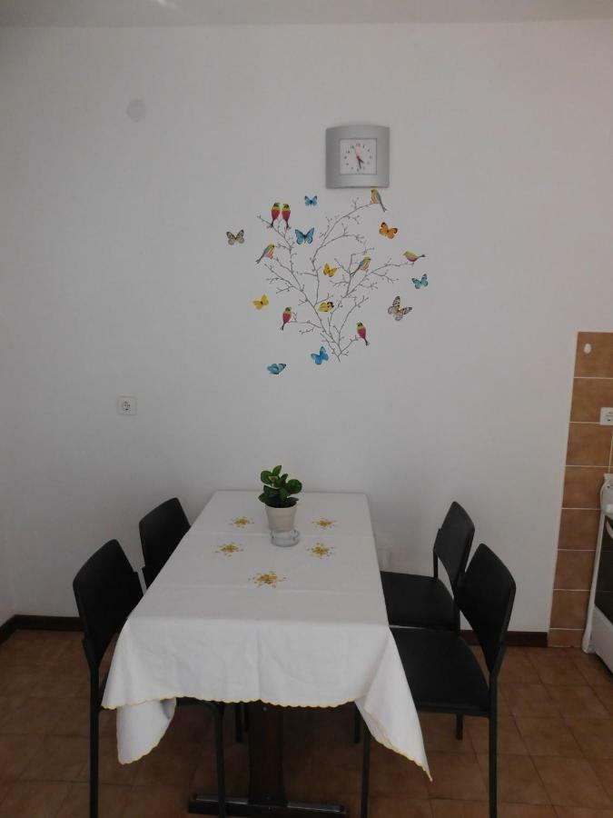 Apartmani Mikin Betina  Extérieur photo