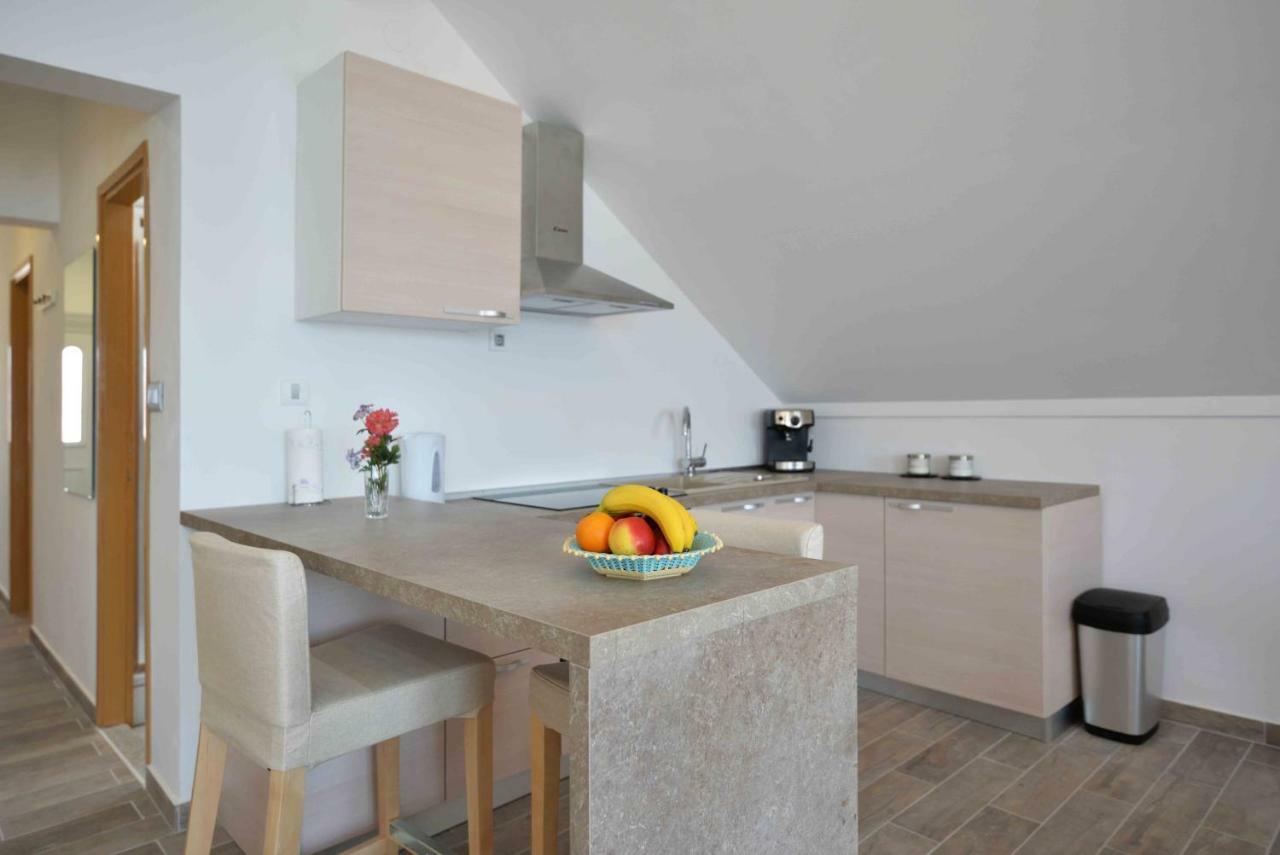 Apartmani Mikin Betina  Extérieur photo