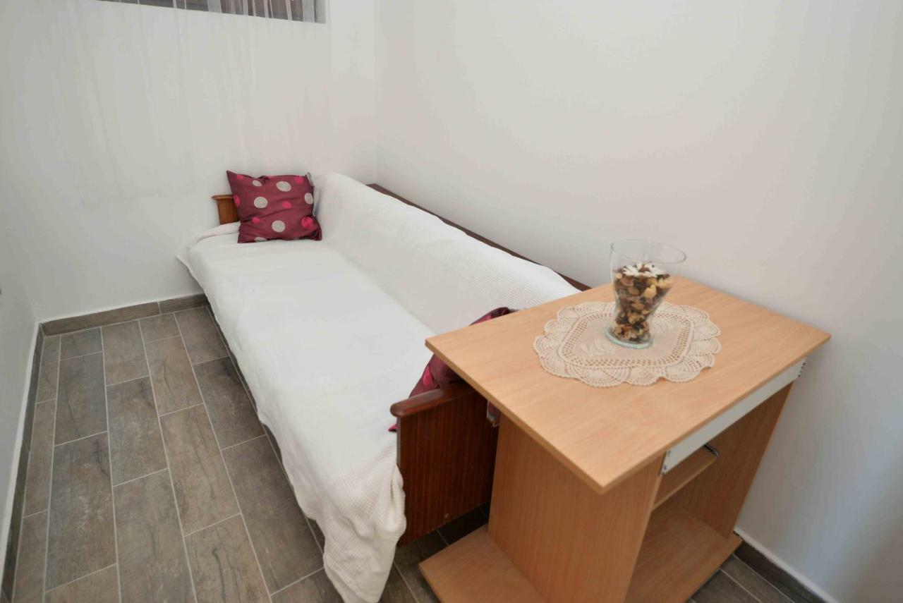 Apartmani Mikin Betina  Extérieur photo